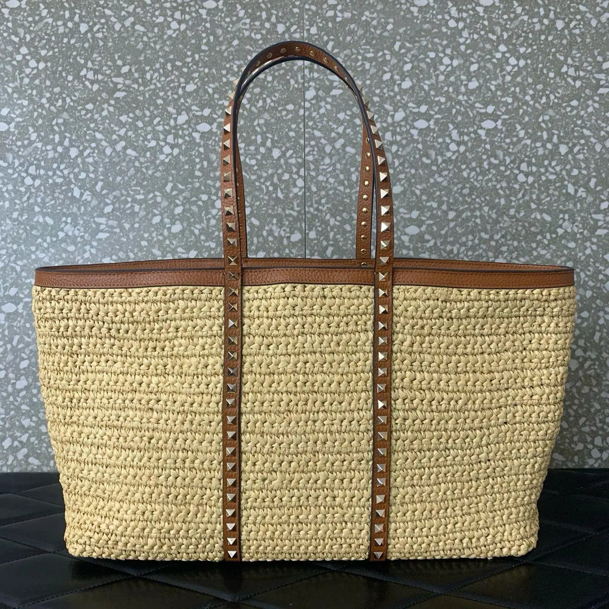2026 Large Straw Handwoven Tote Bag for Women Beach Vacation Shoulder Bag with Leather Handle And Zipper Inner Pocket Casual Tra