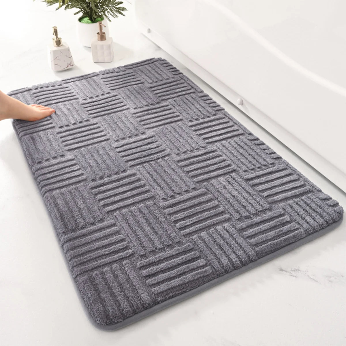 Thick Absorbent Bathroom Mat – Non-Slip Quick-Dry Plush Bath Rug for Shower & Entryway