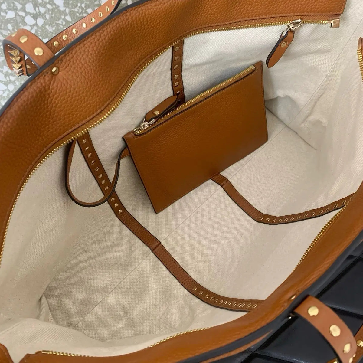 2026 Large Straw Handwoven Tote Bag for Women Beach Vacation Shoulder Bag with Leather Handle And Zipper Inner Pocket Casual Tra