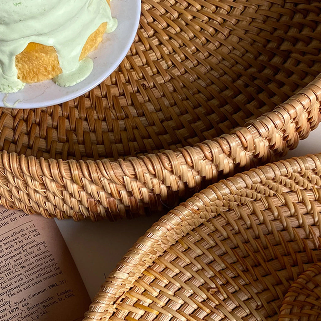 Handwoven Round Rattan Serving Tray Decorative Woven Basket Food Serving Basket for Storage Bread Fruit Breakfast Snacks