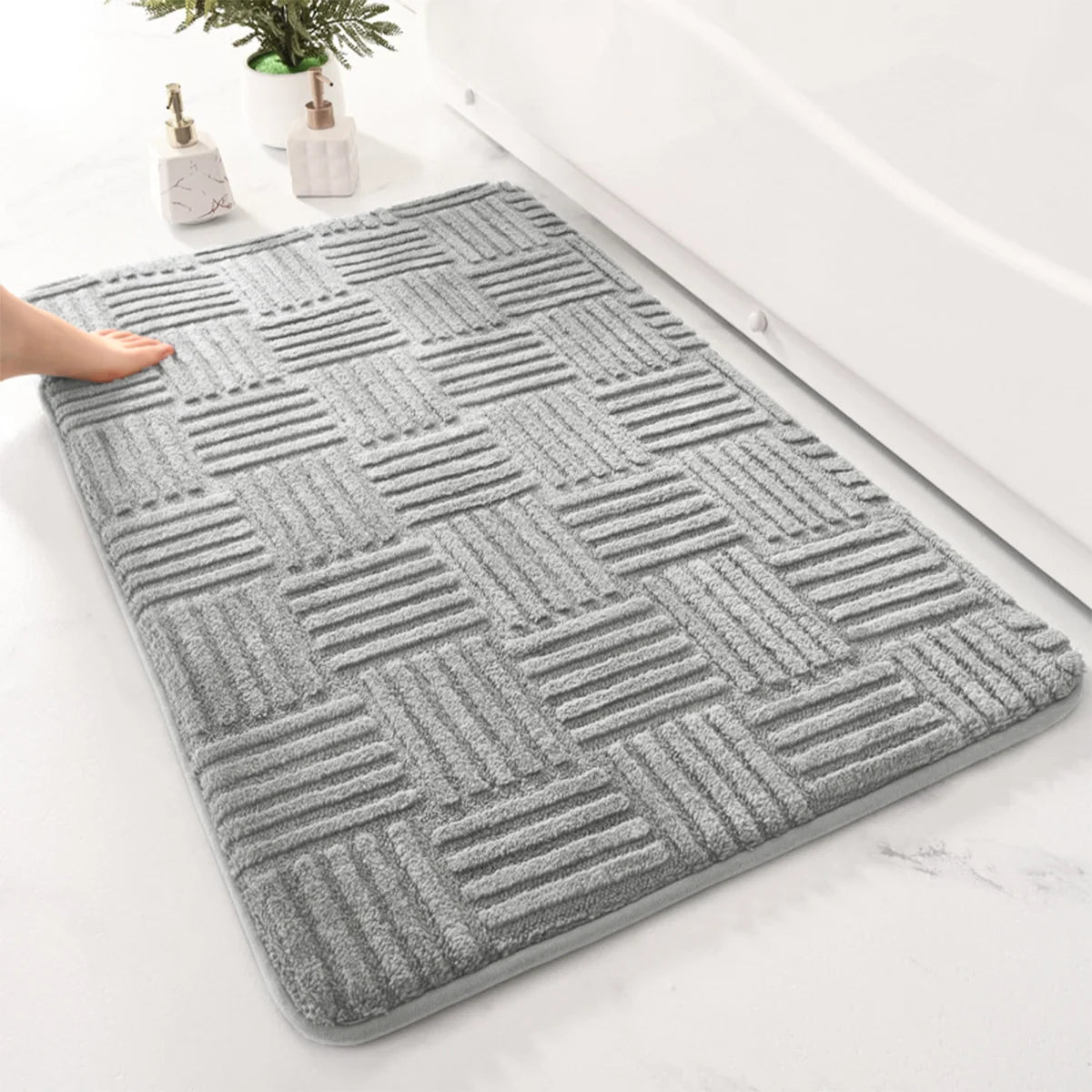 Thick Absorbent Bathroom Mat – Non-Slip Quick-Dry Plush Bath Rug for Shower & Entryway