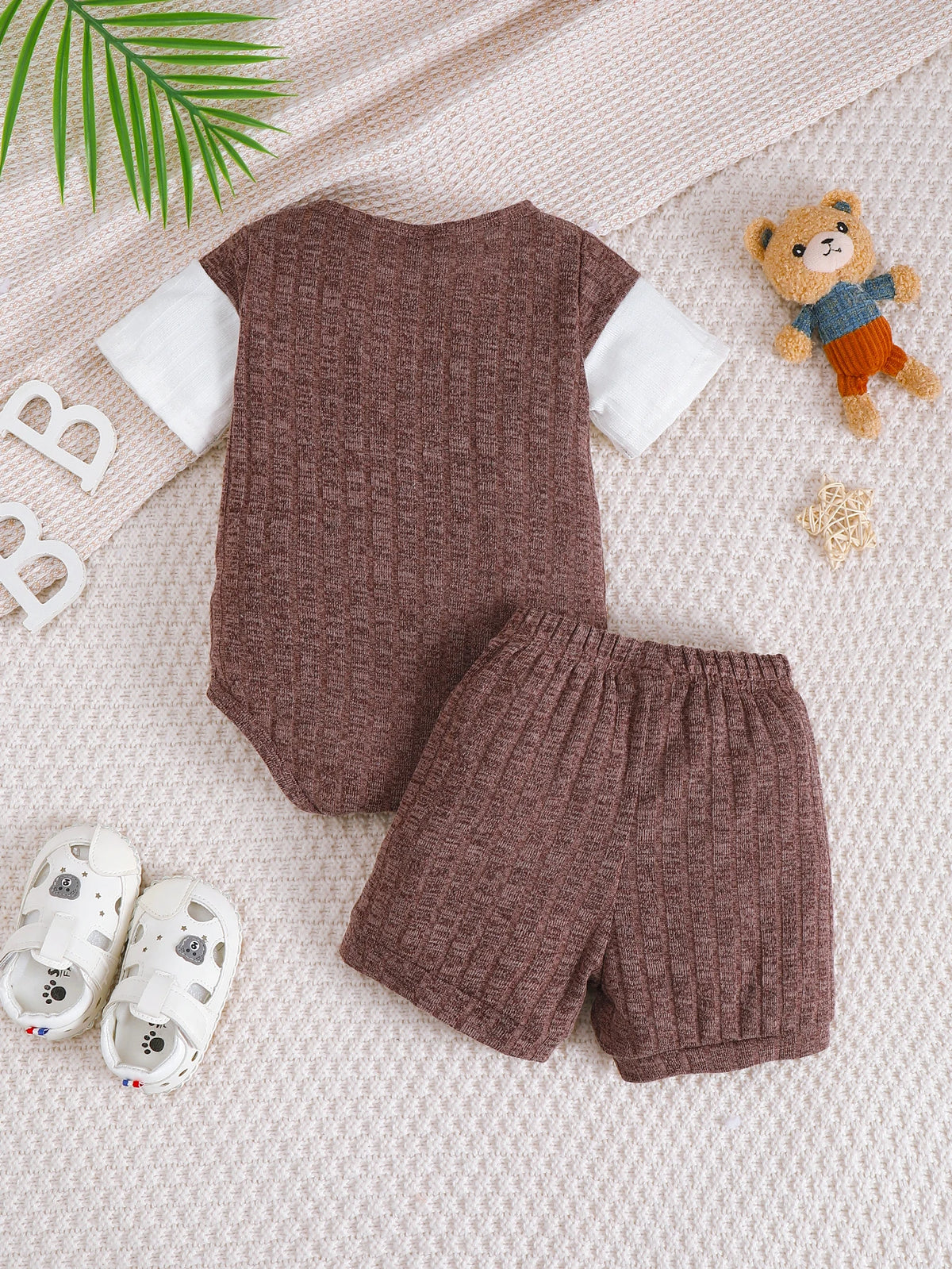 Newborn Baby Boy Set Cartoon Cute Little Bear Jumpsuit and Shorts 2-Piece Set for Cute Baby Boys Aged 0-18 Months in Summer