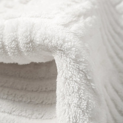 Thick Absorbent Bathroom Mat – Non-Slip Quick-Dry Plush Bath Rug for Shower & Entryway